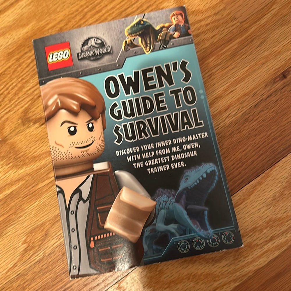 Fun Jurassic World book 🦖